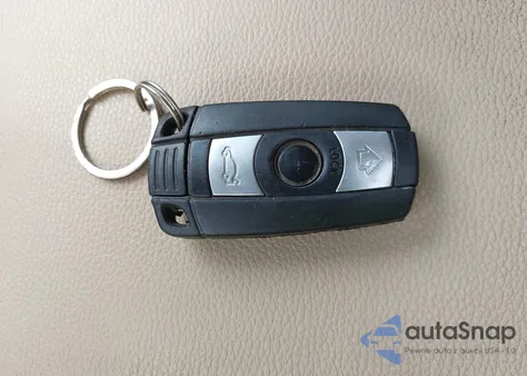 2007 BMW 328Xi z USA, uszkodzony, nr VIN WBAVC93587KX54462